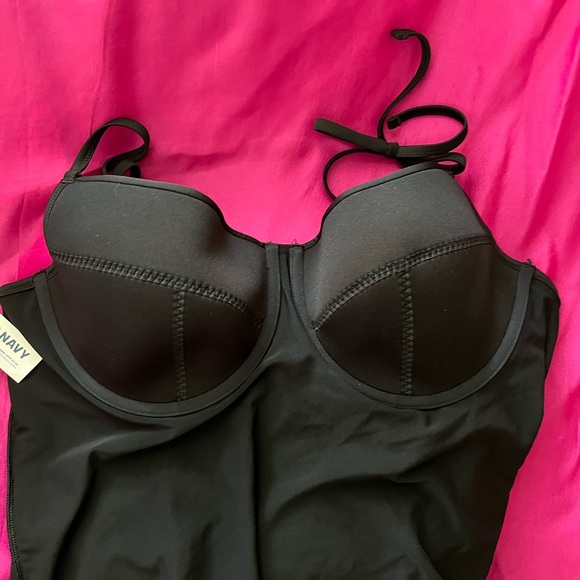 NWT XL Old Navy One Piece Swimsuit Bra Support Black Double Lined Suport - Picture 10 of 13